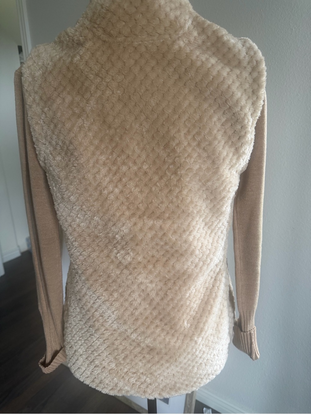 Calvin Klein Beige Plush Sherpa Zip Vest and sweater (2 piece set) - Picture 2 of 5